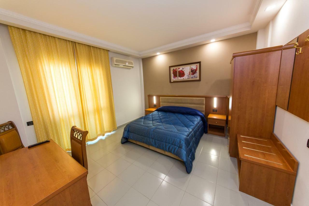 Western Star Hotel Дуррес Экстерьер фото