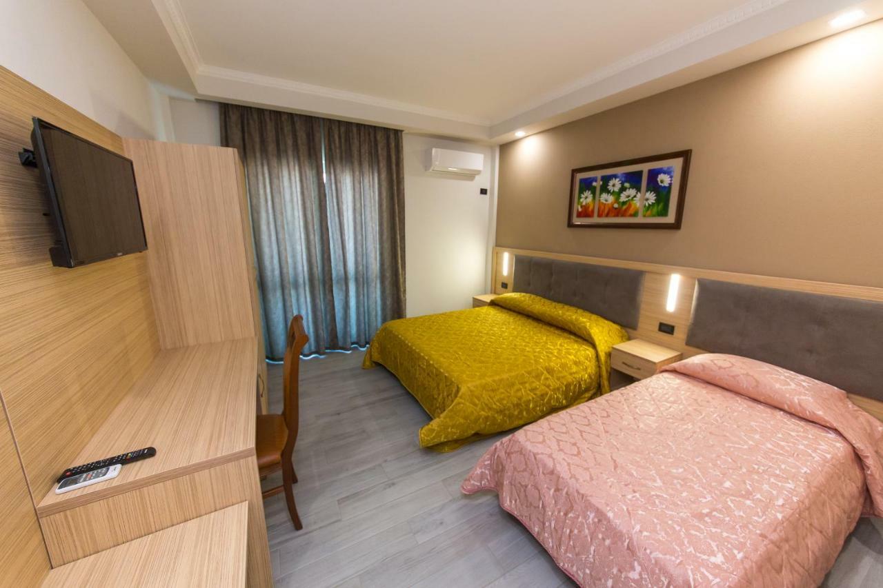 Western Star Hotel Дуррес Экстерьер фото