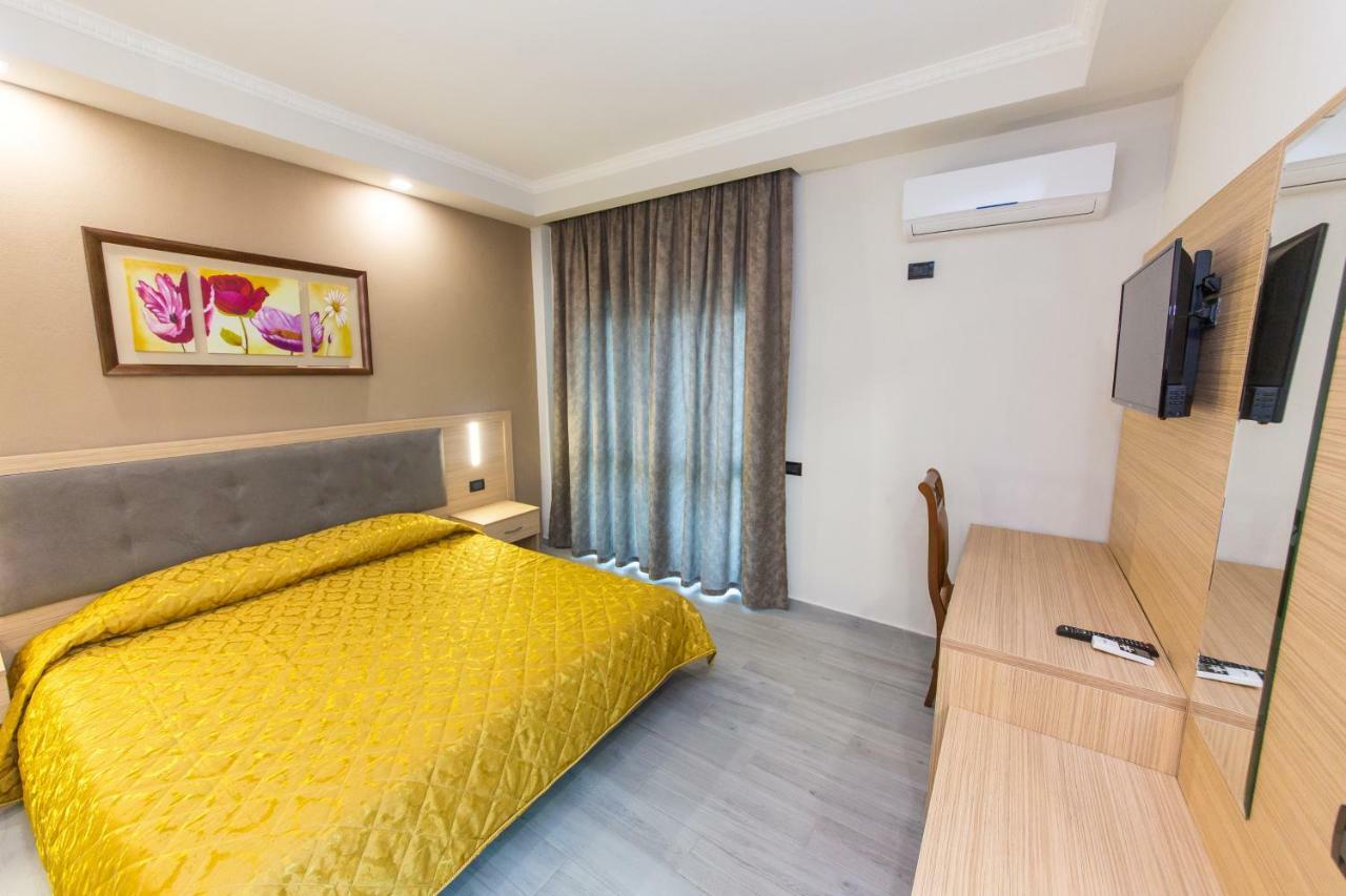 Western Star Hotel Дуррес Экстерьер фото